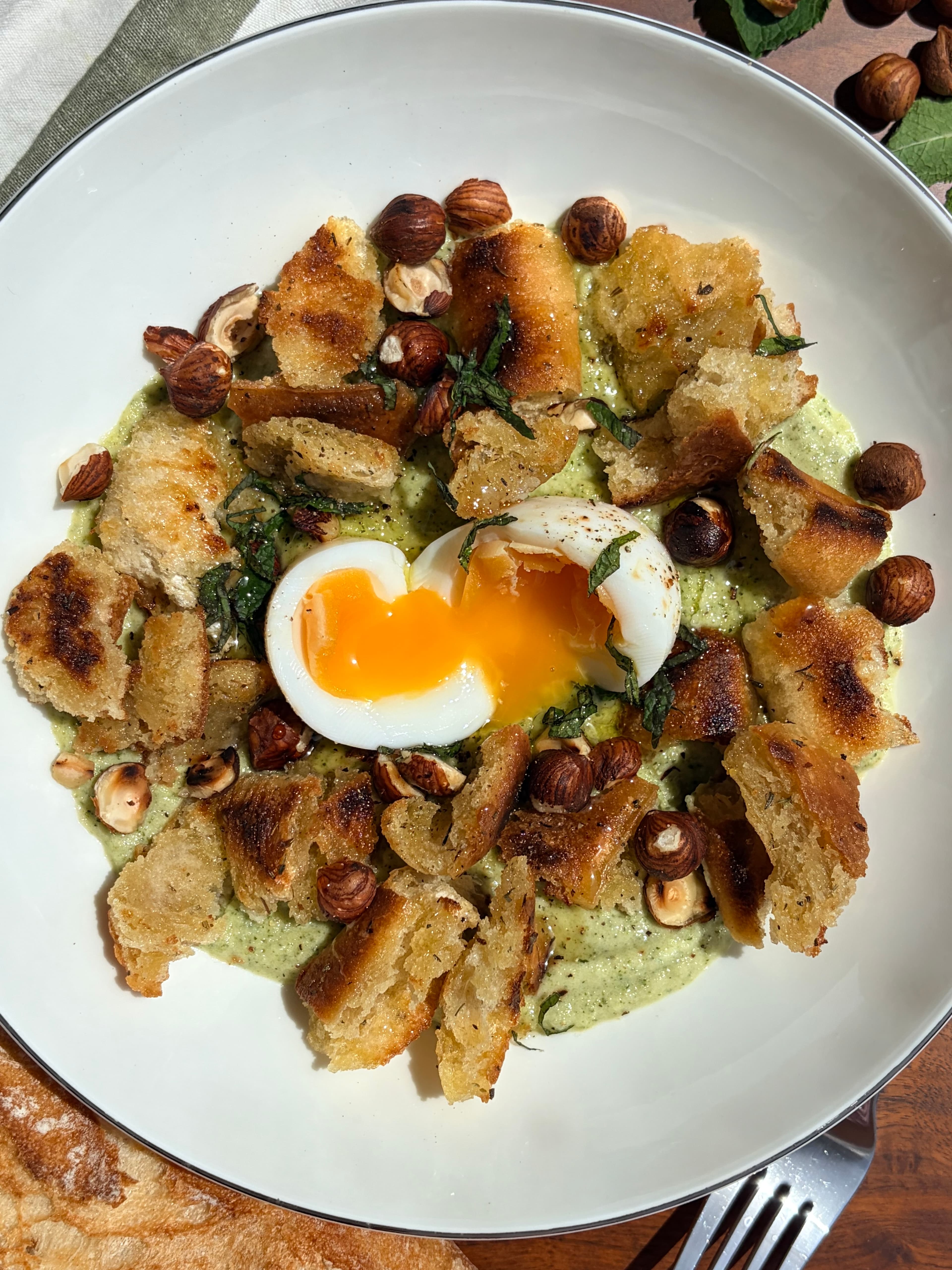 Crème de courgettes au chèvre & œuf mollet cover
